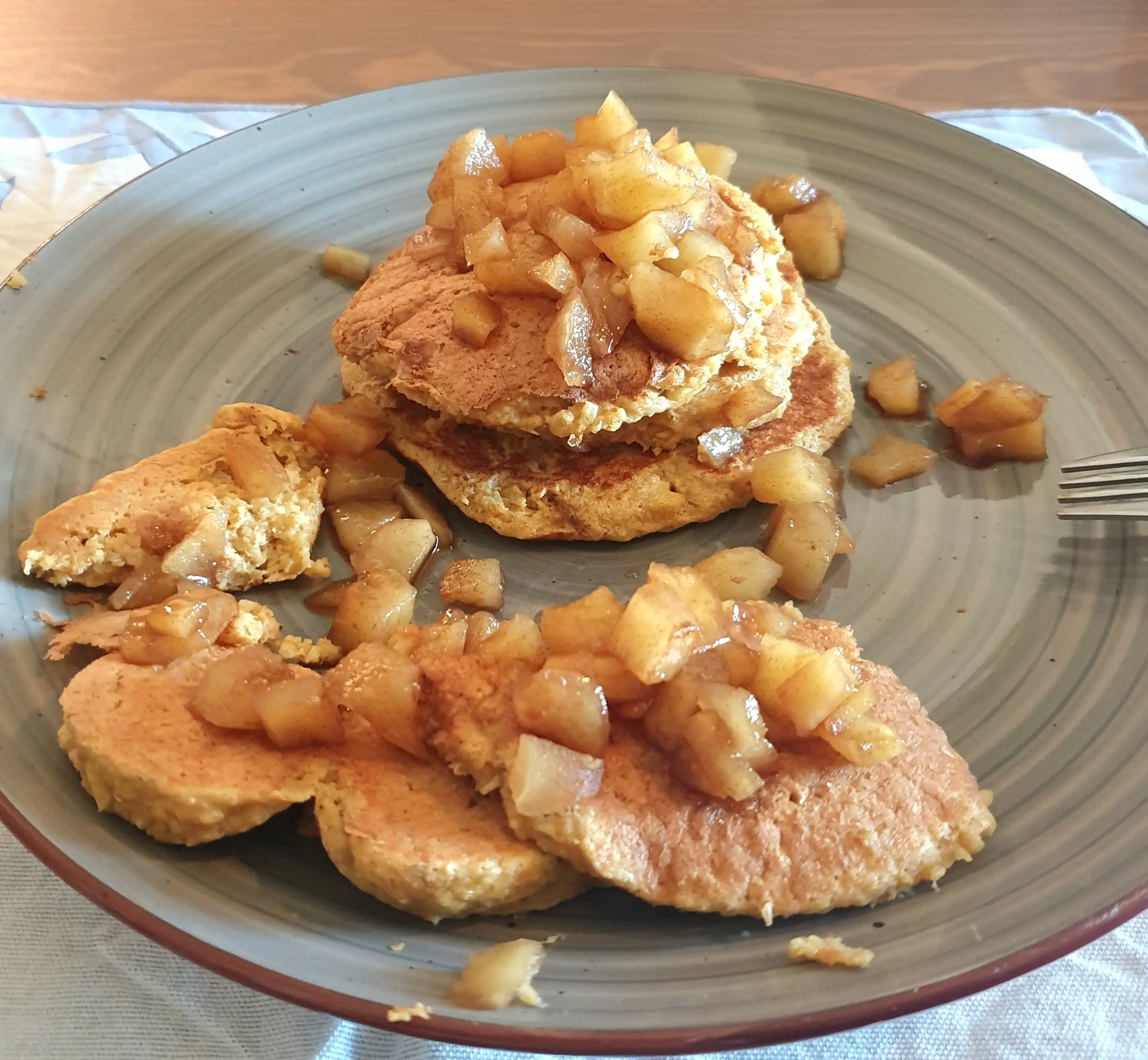 Apple Pie Oatmeal Pancakes