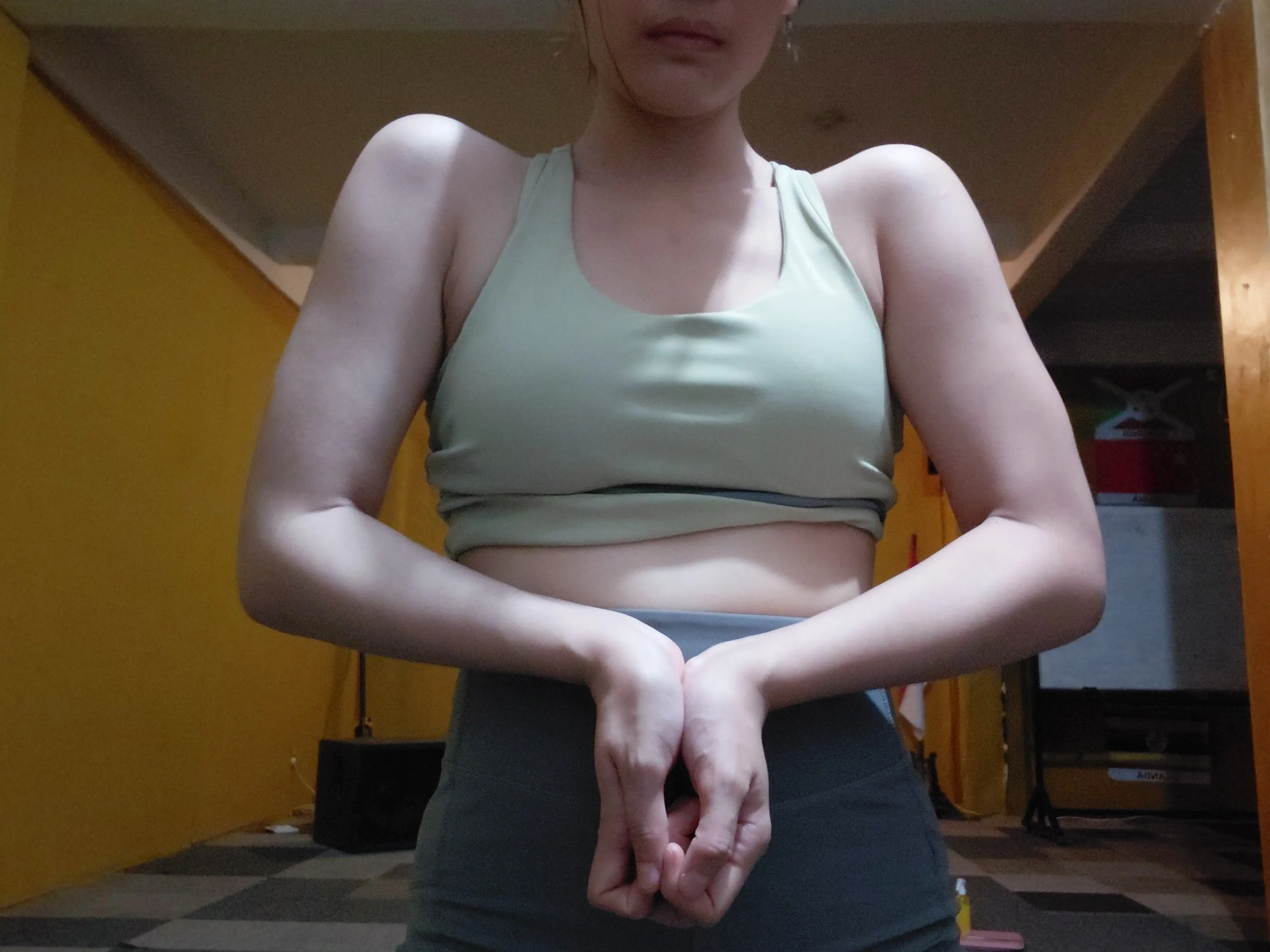 Who knows home workout can make your arms looks like this? Lol