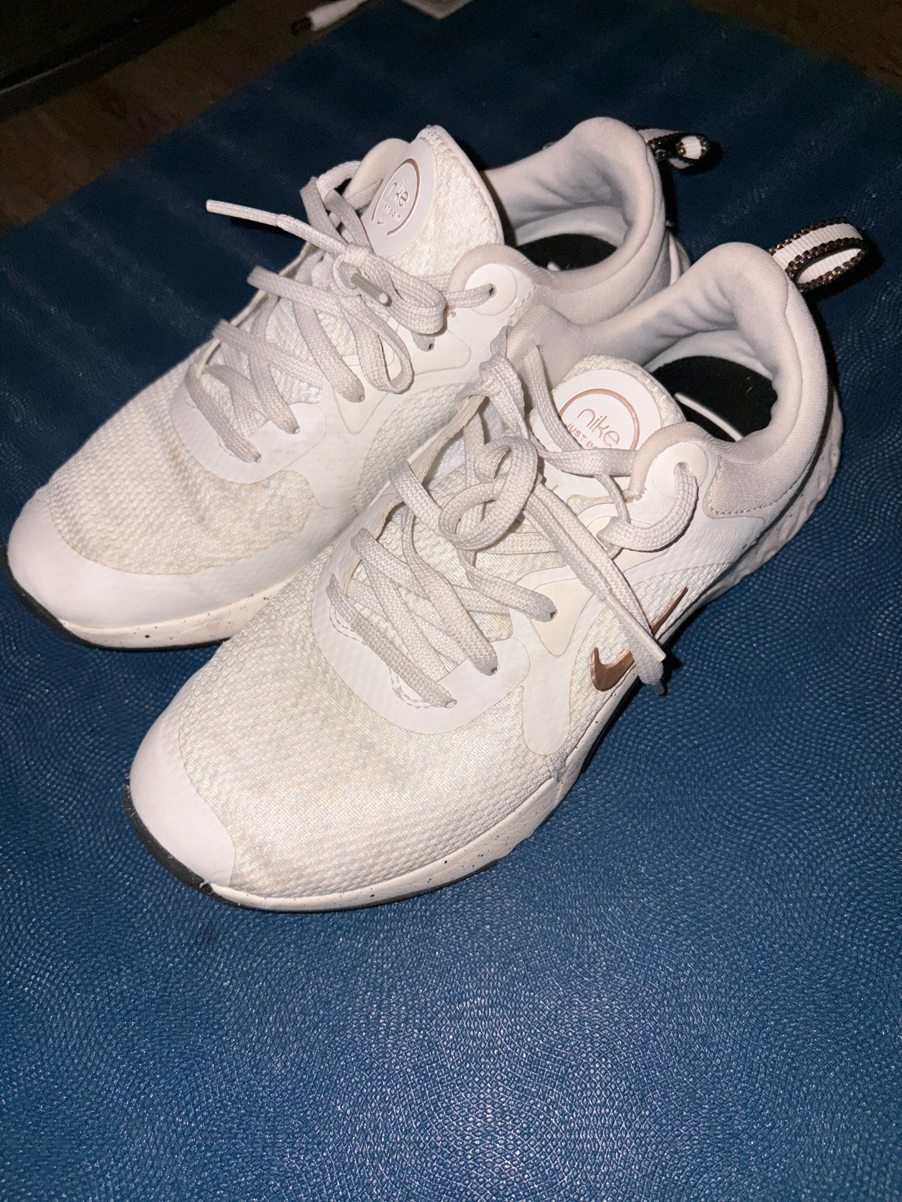 workout shoes