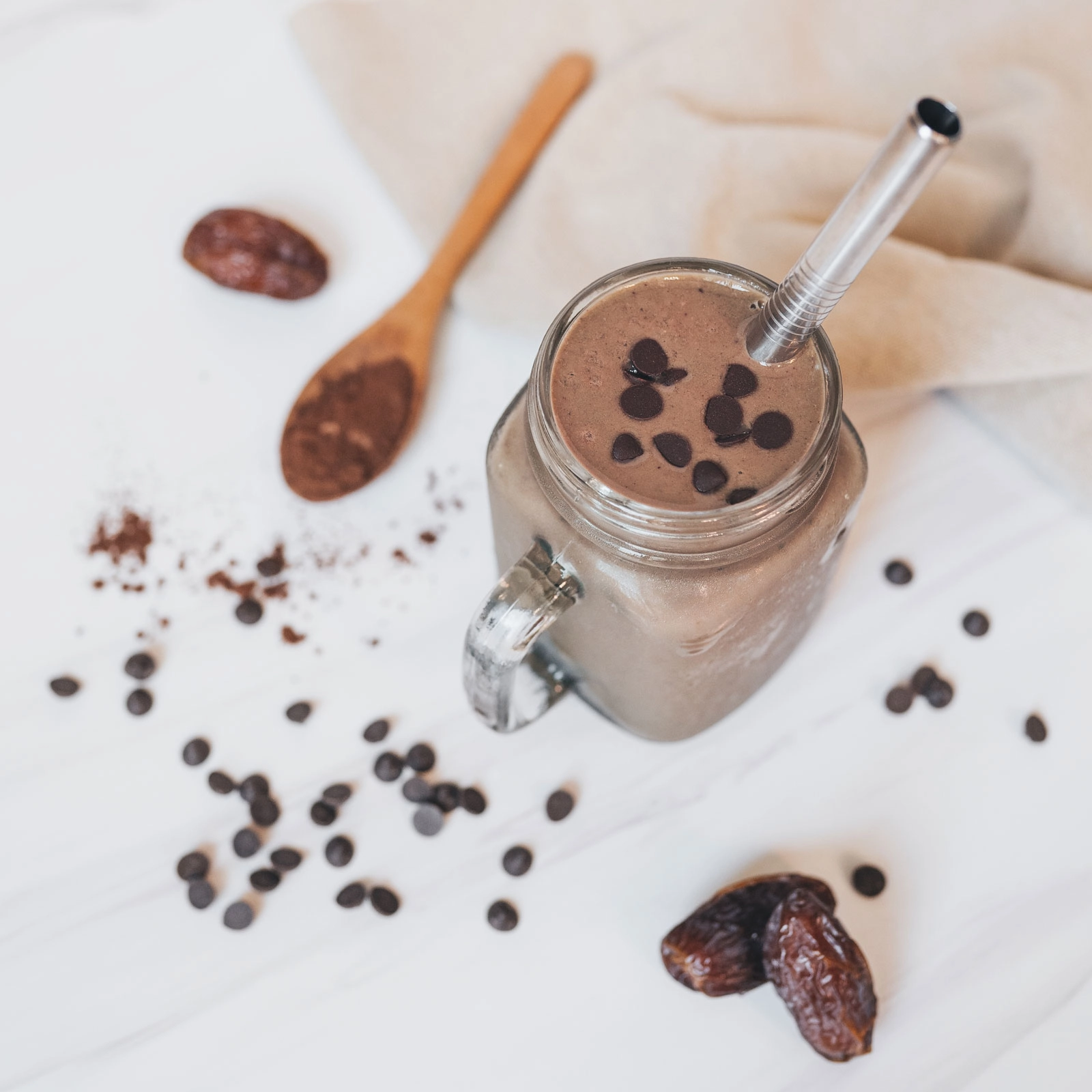Banana-Free Chocolate Protein Smoothie - Chloe Ting Recipes