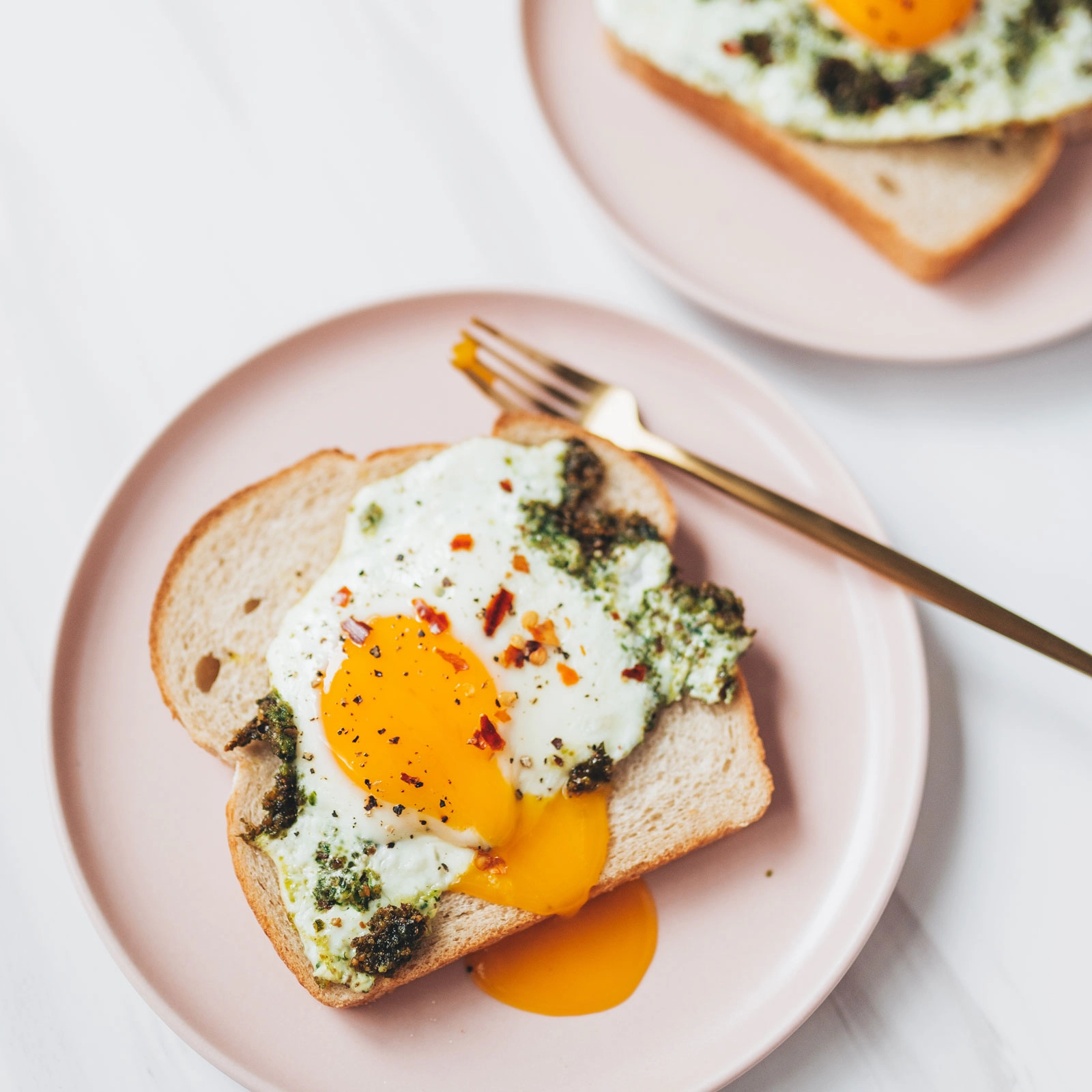 Pesto Eggs - Chloe Ting Recipes
