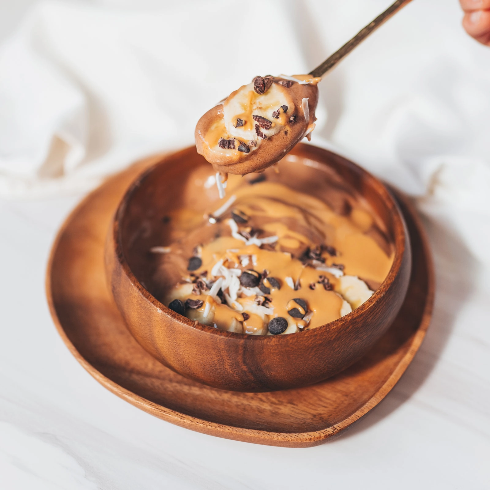 Chocolate Protein Smoothie Bowl - Chloe Ting Recipes
