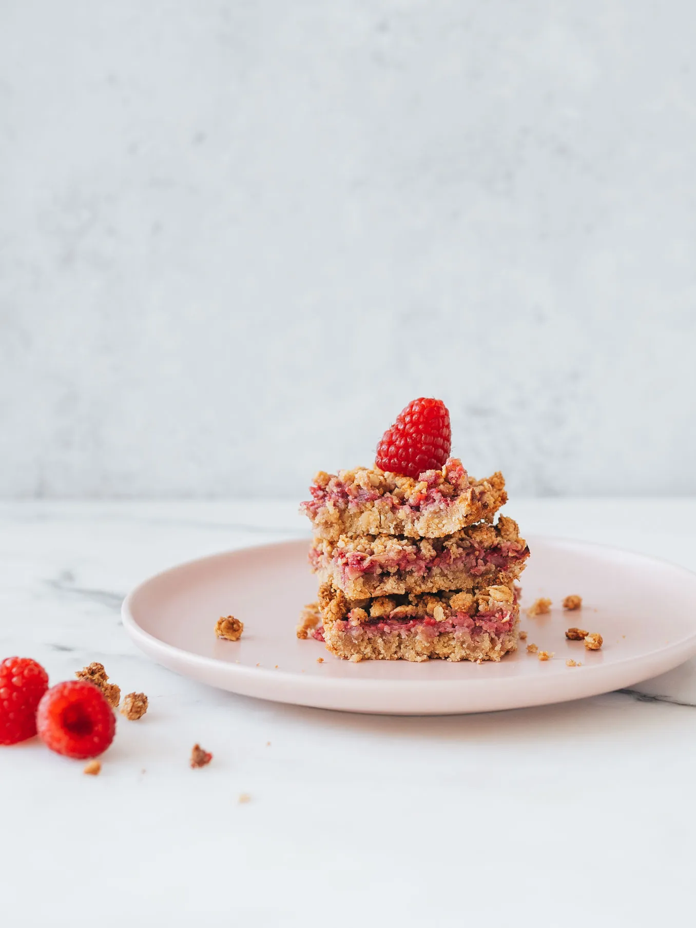 Raspberry Crumble Breakfast Bars - Chloe Ting Recipes